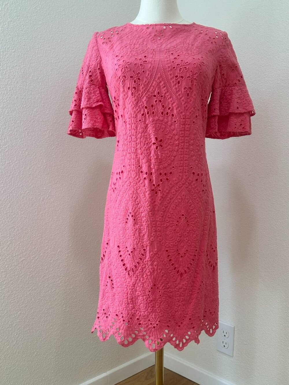 EUC Trina Turk Pink Eyelet Embroidered Cotton Dress with Ruffle Sleeves – Size 0